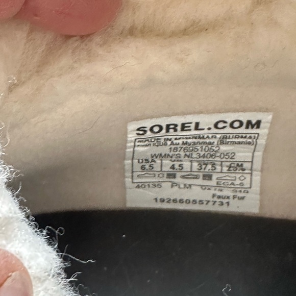 Sorel Gray and White Women's Boots - Picture 5 of 7